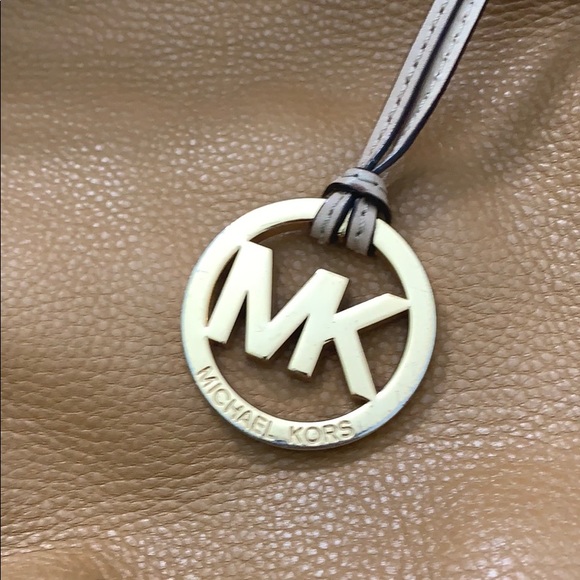 SOLD MICHAEL KORS light brown/tan handbag - Picture 6 of 7